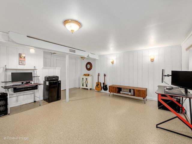 82 Northgate Rd, Riverside, IL 60546 - living room with a decorative wall