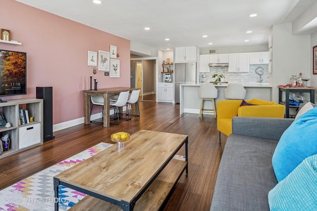 3600 N Lake Shore Dr Unit 2212, Chicago, IL 60613 - living area with recessed lighting, dark wood-style flooring, and baseboards