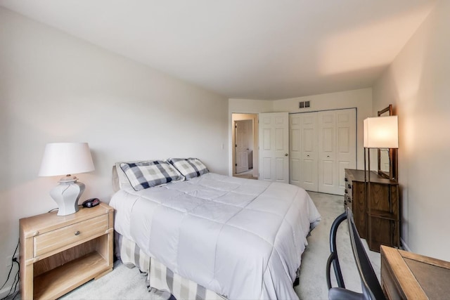 1400 Patrick Dr, Mundelein, IL 60060 - bedroom featuring light carpet and a closet