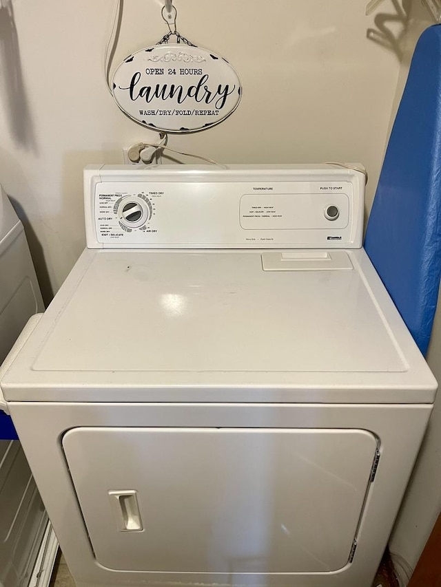 749 S Vintage Ln, Round Lake, IL 60073 - washroom featuring washer / clothes dryer