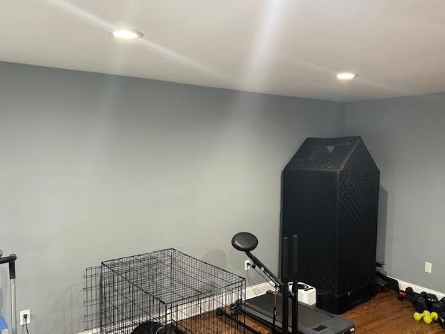 746 May St, Calumet City, IL 60409 - workout room featuring wood finished floors, recessed lighting, and baseboards