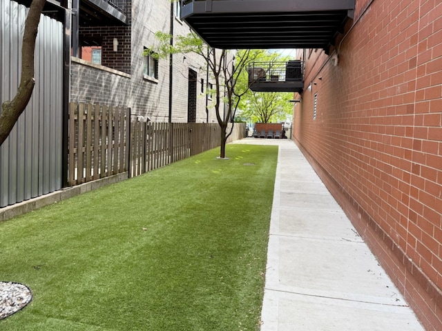 4950 N Western Ave Unit Ph2, Chicago, IL 60625 - view of yard