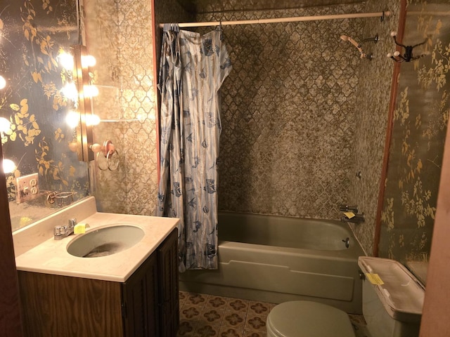 3905 N Oak Park Ave, Chicago, IL 60634 - bathroom with toilet, vanity, shower / bath combination with curtain, tile patterned floors, and wallpapered walls