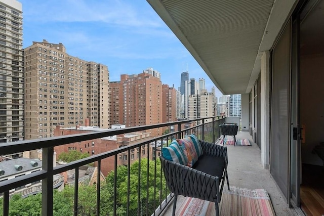 1430 N Astor St Unit 11C, Chicago, IL 60610 - balcony with a skyline view