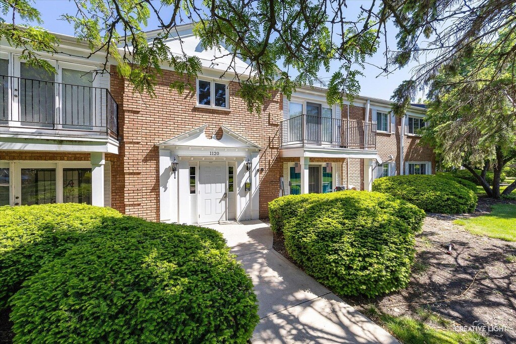 1120 N Farnsworth Ave Unit 2C, Aurora, IL 60505 - photo 1