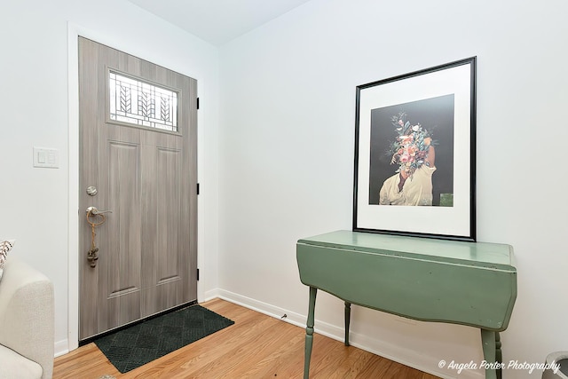 10067 Lavergne Ave, Skokie, IL 60077 - entrance foyer featuring wood finished floors and baseboards