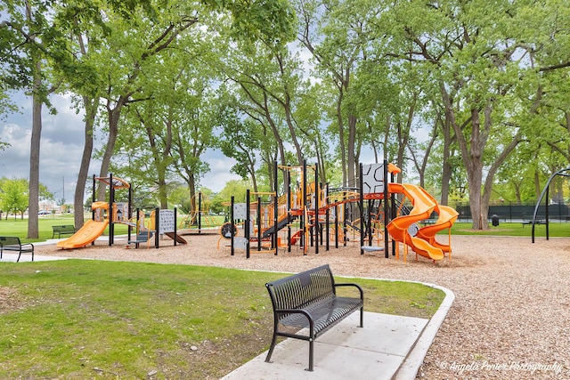 10067 Lavergne Ave, Skokie, IL 60077 - community playground with a lawn