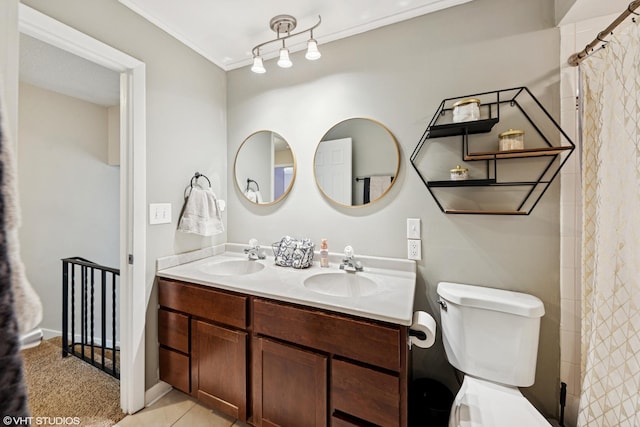 2109 Sprucewood Ln, Lindenhurst, IL 60046 - full bathroom with double vanity, toilet, crown molding, and curtained shower