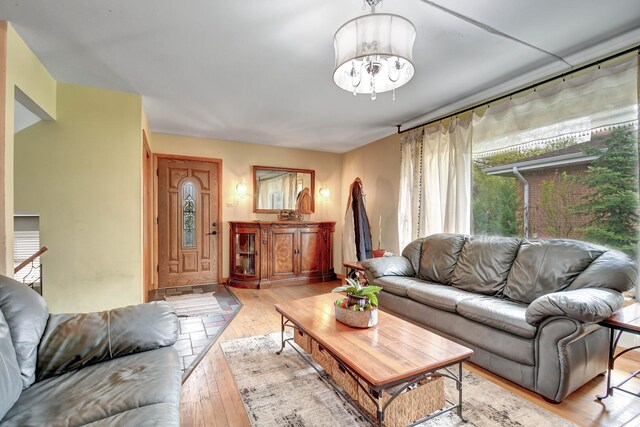 8944 S 85th Ct, Hickory Hills, IL 60457 - photo 4