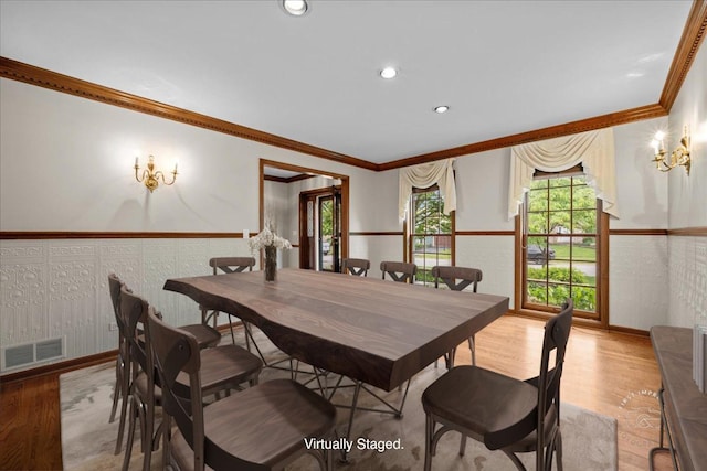 560 Braemar Ave, Naperville, IL 60563 - dining space with light wood-style flooring, ornamental molding, wainscoting, and recessed lighting