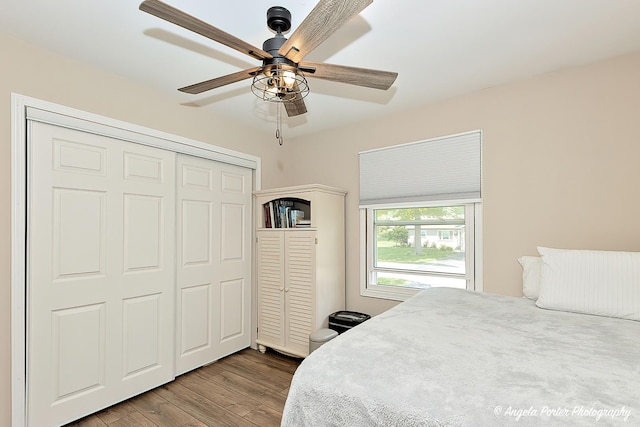 1503 Channel Beach Ave, Johnsburg, IL 60051 - bedroom featuring wood finished floors, a closet, and ceiling fan