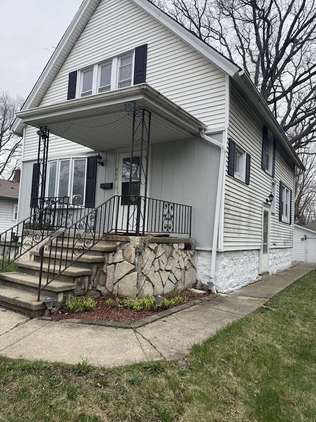 509 S May St, Joliet, IL 60436 - bungalow-style home featuring a porch