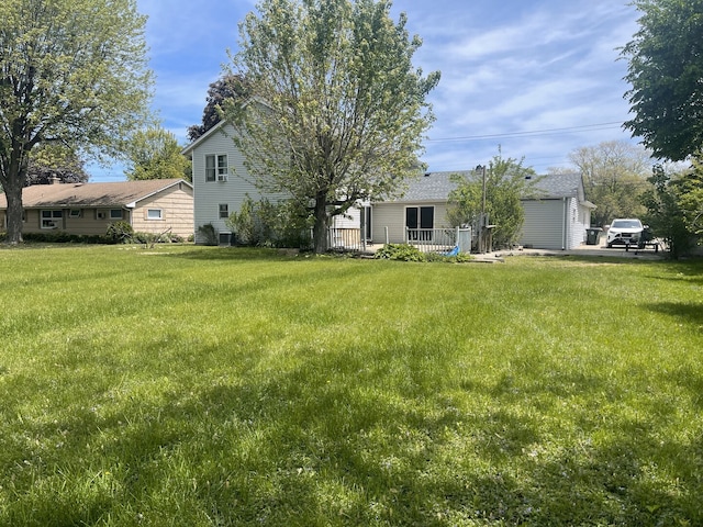 3400 N Buffalo Grove Rd, Arlington Heights, IL 60004 - view of front of home with a front lawn