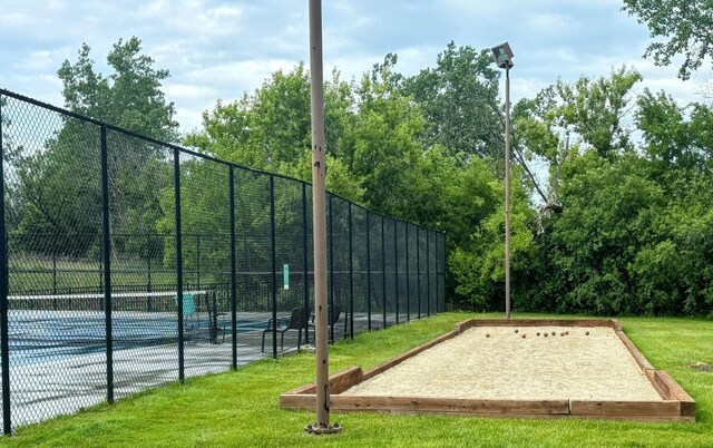 2000 Chestnut Ave Unit 507, Glenview, IL 60025 - view of tennis court with a game area