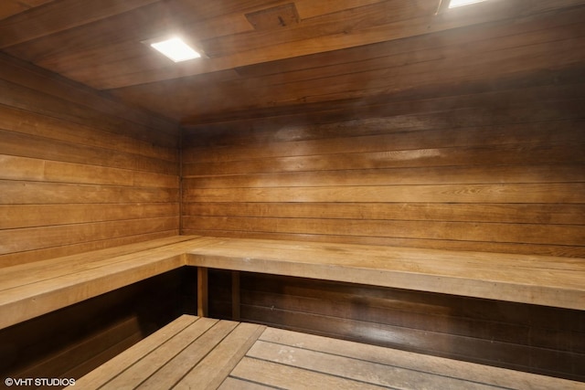 1636 N Wells St Unit 2601, Chicago, IL 60614 - sauna with wood walls