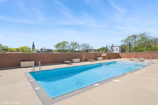1636 N Wells St Unit 2601, Chicago, IL 60614 - community pool with a patio