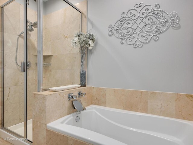 550 W Fulton St Unit 404, Chicago, IL 60661 - full bath with a garden tub and a stall shower