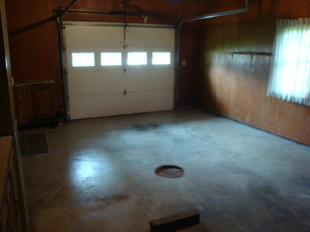 423 W Garfield Ave, Cissna Park, IL 60924 - view of garage