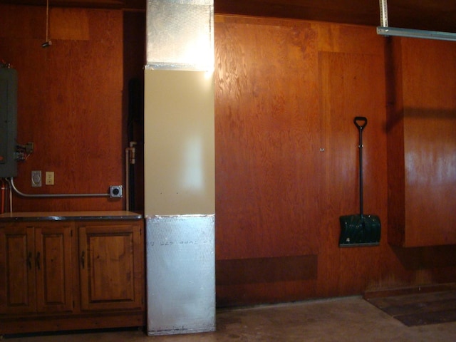 423 W Garfield Ave, Cissna Park, IL 60924 - interior space