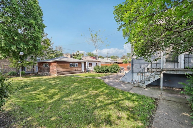 3754 W Sunnyside Ave, Chicago, IL 60625 - view of grassy yard