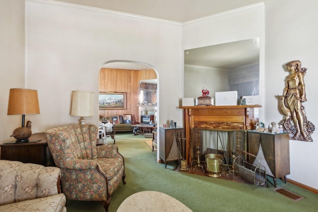 3754 W Sunnyside Ave, Chicago, IL 60625 - carpeted living area with arched walkways and ornamental molding