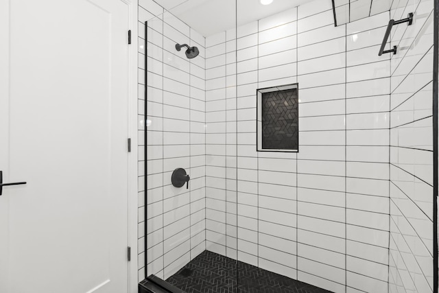 8114 S Paxton Ave, Chicago, IL 60617 - full bathroom featuring a stall shower