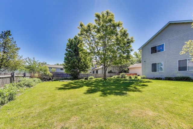 2512 Fox Meadow Dr, Crest Hill, IL 60403 - view of yard