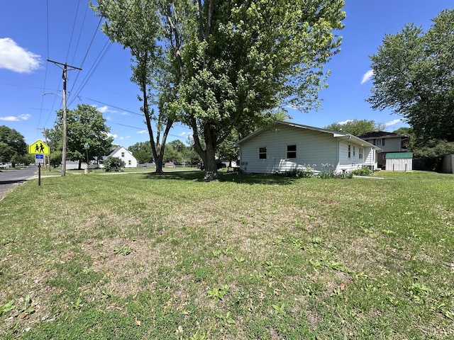 600 E 7th St, Rock Falls, IL 61071 - view of grassy yard