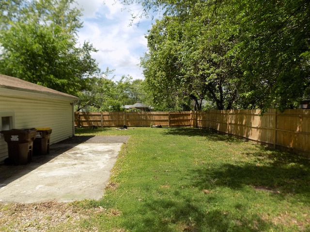 7818 Mildred Rd, Machesney Park, IL 61115 - view of yard with a patio