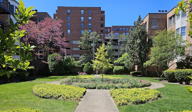 1730 Hinman Ave Unit 4F, Evanston, IL 60201 - view of home's community featuring a yard