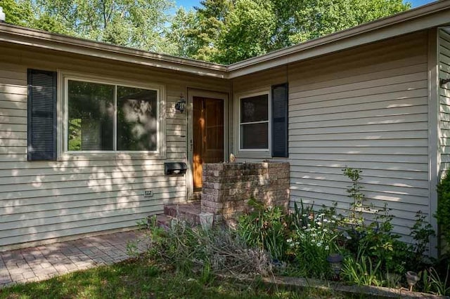 1322 Empire Ct, Freeport, IL 61032 - view of property entrance
