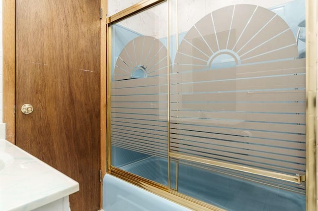 1322 Empire Ct, Freeport, IL 61032 - full bath with combined bath / shower with glass door