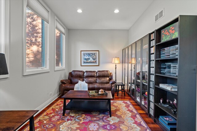 15629 W 139th St, Homer Glen, IL 60491 - living room featuring wood finished floors, recessed lighting, and baseboards
