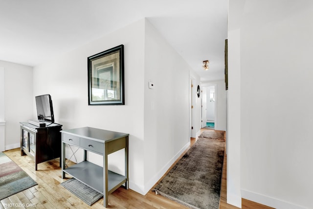 8758 W Berwyn Ave Unit 2N, Chicago, IL 60656 - corridor with light wood-style floors and baseboards