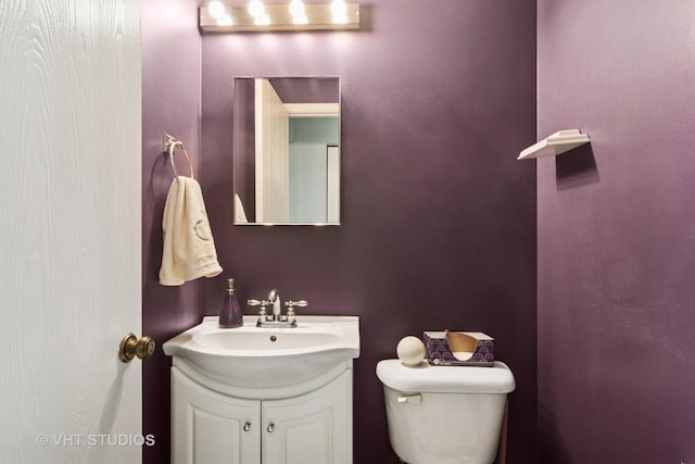 303 College Xing, Rolling Meadows, IL 60008 - half bath with toilet and vanity