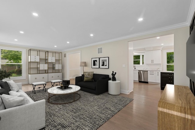 420 N E Gateway Dr, Tower Lakes, IL 60010 - living room with ornamental molding, light wood-style floors, recessed lighting, and baseboards