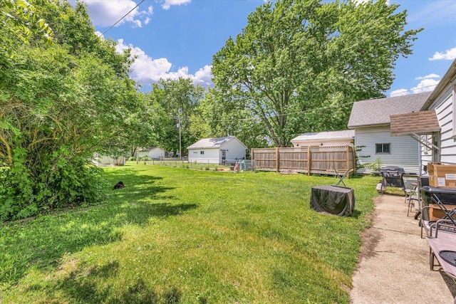 308 W Spruce St, Paxton, IL 60957 - view of yard