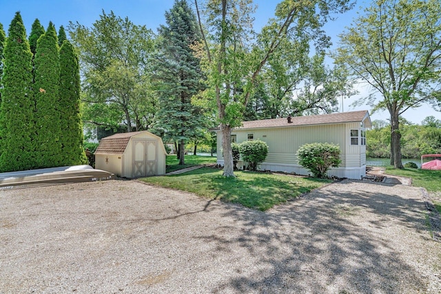 75 Largemouth Ln, Wilmington, IL 60481 - view of side of home with a lawn