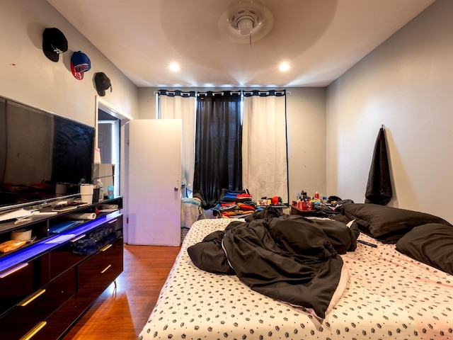 2322 S Trumbull Ave, Chicago, IL 60623 - bedroom featuring wood finished floors and recessed lighting