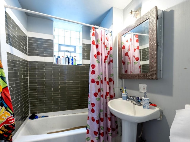 2322 S Trumbull Ave, Chicago, IL 60623 - bathroom with shower / bath combo