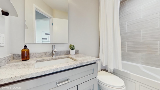 2330 W Armitage Ave Unit B, Chicago, IL 60647 - full bath featuring vanity, toilet, and shower / bathtub combination with curtain