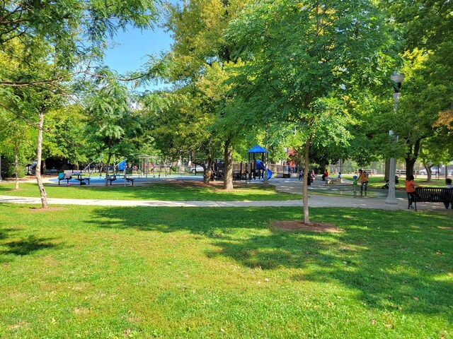 2330 W Armitage Ave Unit B, Chicago, IL 60647 - view of home's community featuring a yard