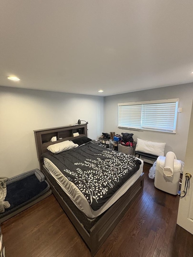 7070 N Ridge Blvd Unit 1B, Chicago, IL 60645 - bedroom featuring wood finished floors and recessed lighting