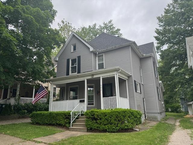 509 N Quincy St, Clinton, IL 61727 - view of front of home featuring a porch
