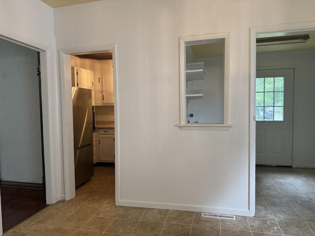 509 N Quincy St, Clinton, IL 61727 - hallway with baseboards