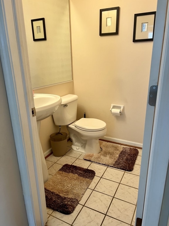 7 Ivy Ct, South Elgin, IL 60177 - bathroom with tile patterned floors and baseboards