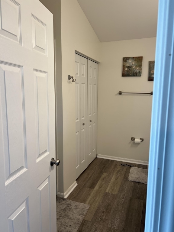 7 Ivy Ct, South Elgin, IL 60177 - bathroom featuring wood finished floors and vaulted ceiling