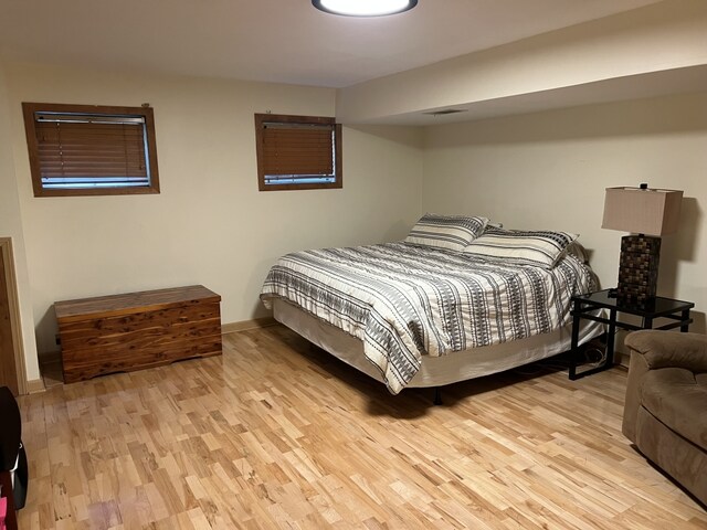 7 Ivy Ct, South Elgin, IL 60177 - bedroom featuring light wood-type flooring and baseboards