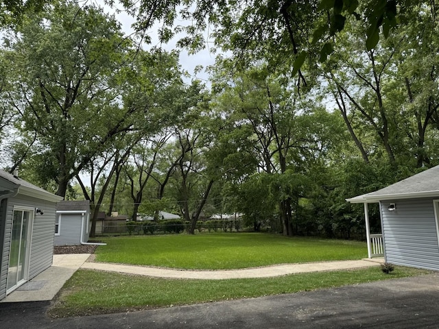 2407 Burbank St, Joliet, IL 60435 - view of grassy yard