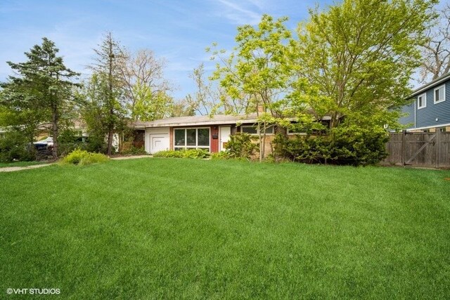 1043 Whitfield Rd, Northbrook, IL 60062 - photo 1
